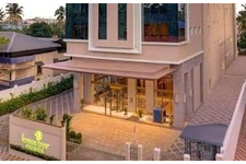 Lemon Tree Hotel, Kanpur Road Amausi Lucknow - Modern Hotel with female escorts around airport & kanpur Road